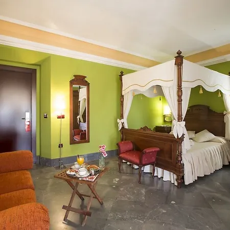 Carlos V Hotel