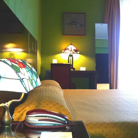 Carlos V Hotel *