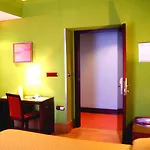 Carlos V Hotel *