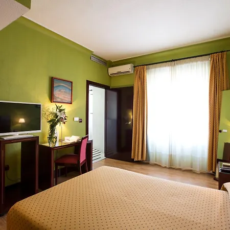 Carlos V Hotel