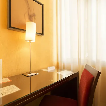 Carlos V Hotel *